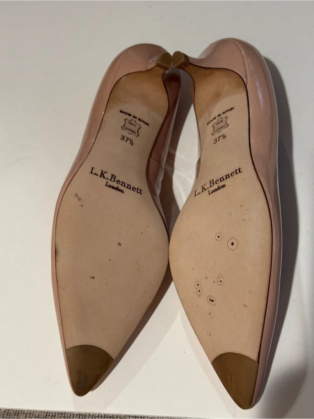 LK Bennett Beige Patent Pointed-Toe Kitten Hills Size EU 37 1/2 Made in Spain